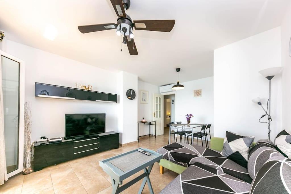 Magnificas Vistas Al Mar Apartment เบนัลมาเดนา ภายนอก รูปภาพ