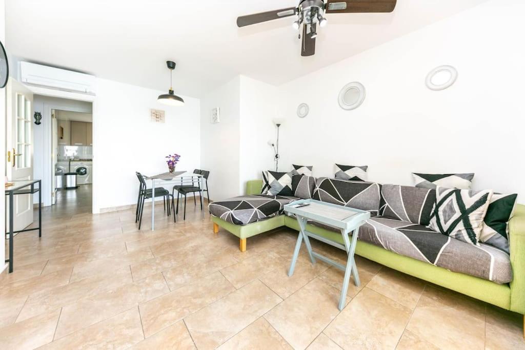 Magnificas Vistas Al Mar Apartment เบนัลมาเดนา ภายนอก รูปภาพ