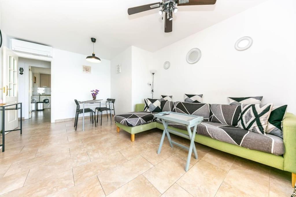 Magnificas Vistas Al Mar Apartment เบนัลมาเดนา ภายนอก รูปภาพ