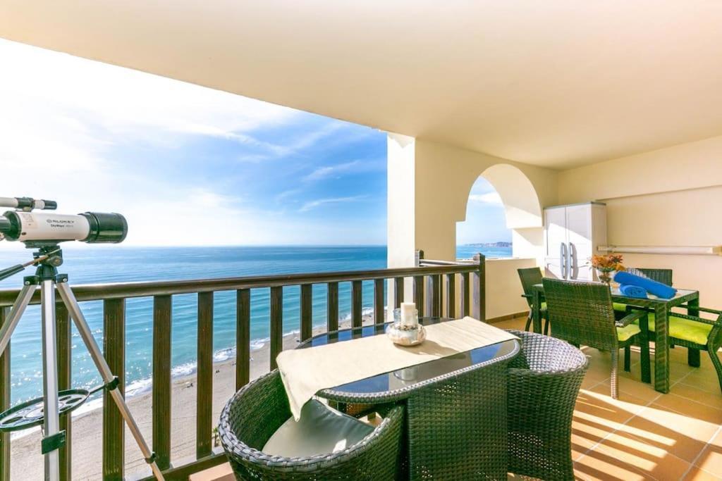 Magnificas Vistas Al Mar Apartment เบนัลมาเดนา ภายนอก รูปภาพ
