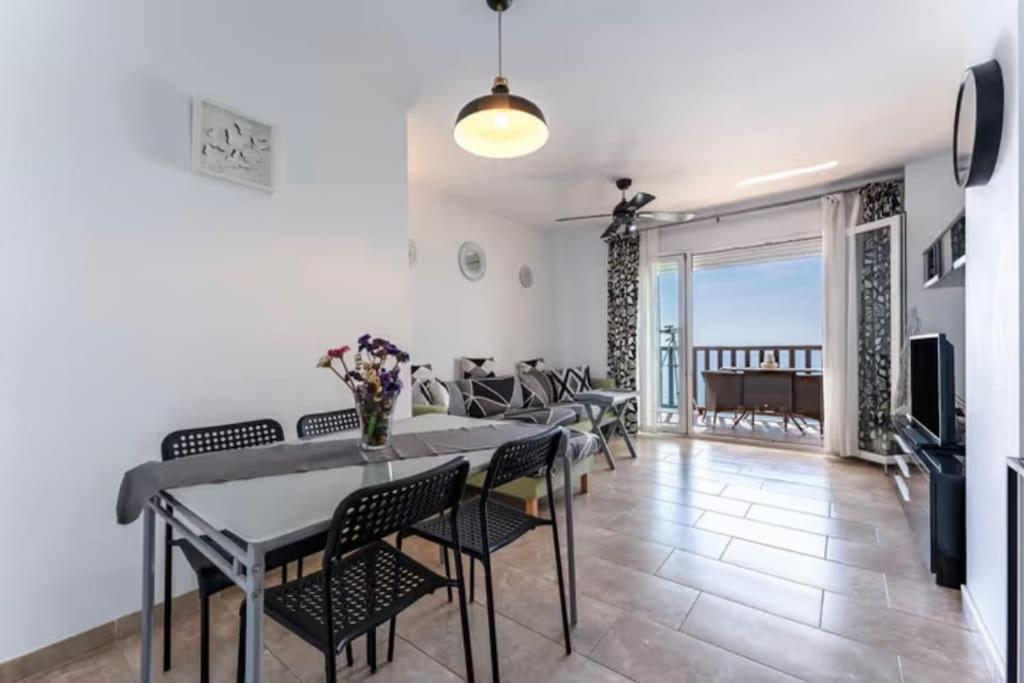 Magnificas Vistas Al Mar Apartment เบนัลมาเดนา ภายนอก รูปภาพ