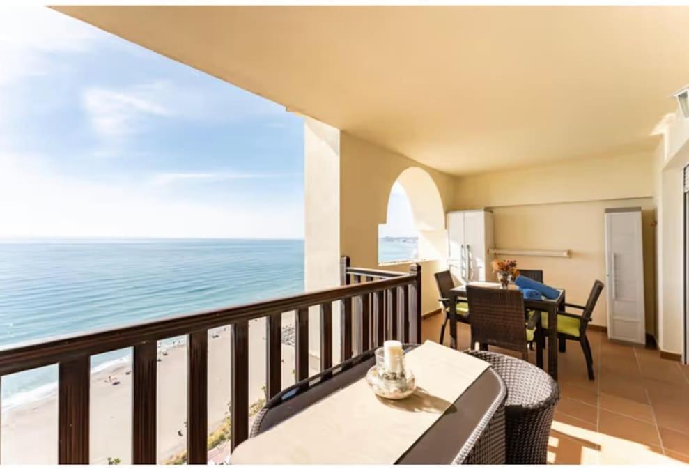 Magnificas Vistas Al Mar Apartment เบนัลมาเดนา ภายนอก รูปภาพ