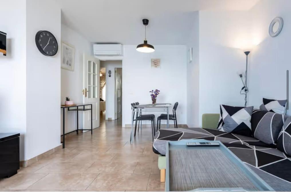 Magnificas Vistas Al Mar Apartment เบนัลมาเดนา ภายนอก รูปภาพ